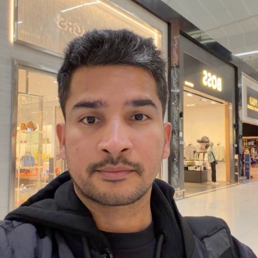 Kinshuk Snehi, founder of Deckoholic
